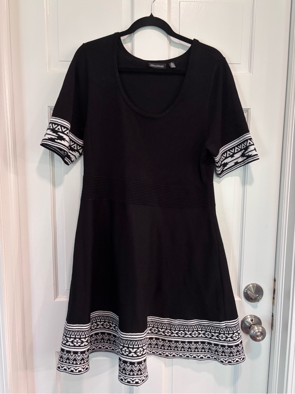 Nina Leonard XL Black and White Short Sleeve Patterned Fit-&-Flare Knit Dress